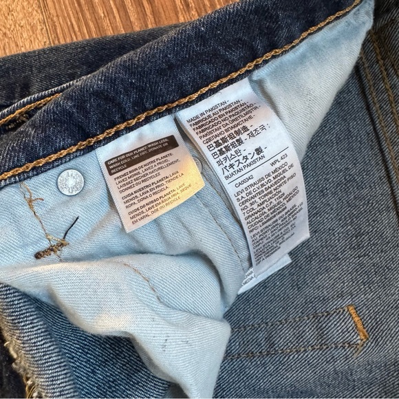 Levi's 505 Jeans, Medium Wash Denim, 34x34 CA00342 WPL423 - Picture 3 of 5